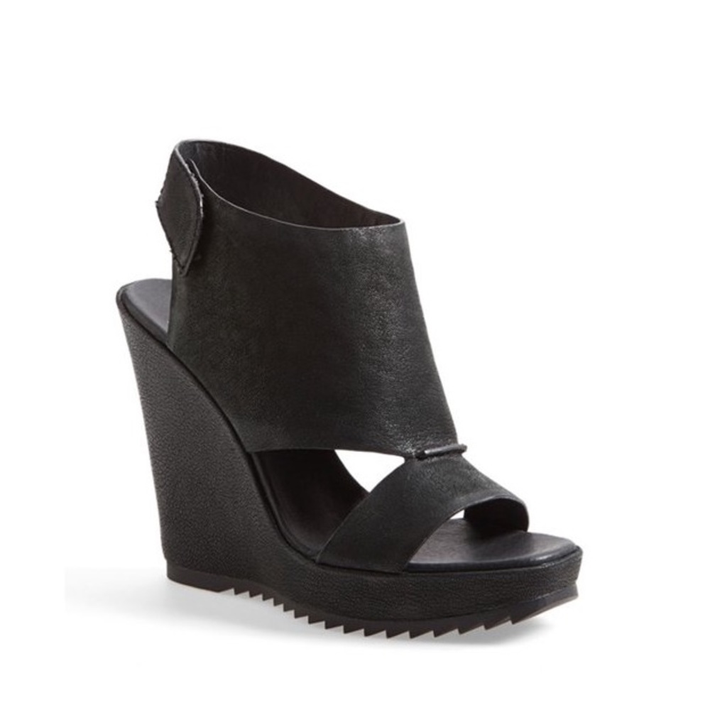 Vince Camuto Women's GEVARA WEDGE Sandal BLACK - size 9/39